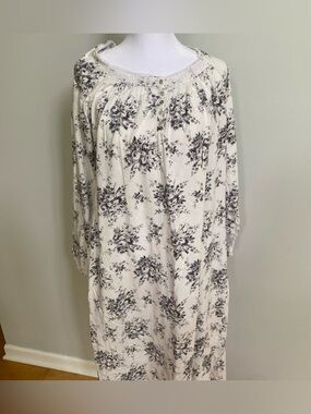 Carol Hochman long white & gray Floral Nightdress with Lace Trim Large